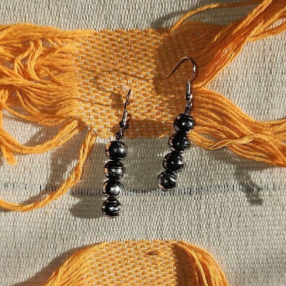 Elegant Silver Beaded Earrings - Picture 1 of 3